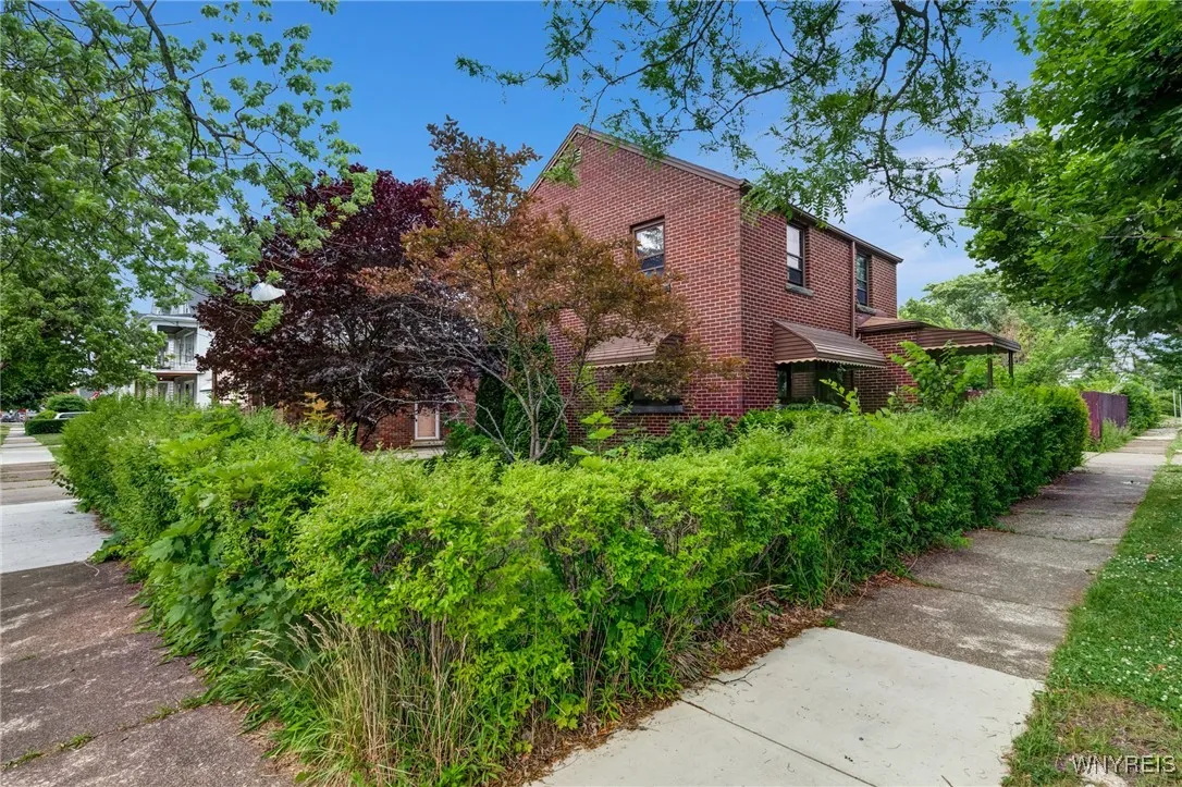 2104 Walnut Avenue, Niagara Falls, New York 14301, Niagara Falls, New York 14301, 3 Bedrooms Bedrooms, 7 Rooms Rooms,2 BathroomsBathrooms,Residential,For Sale,2104 Walnut Avenue, Niagara Falls, New York 14301,B1619062
