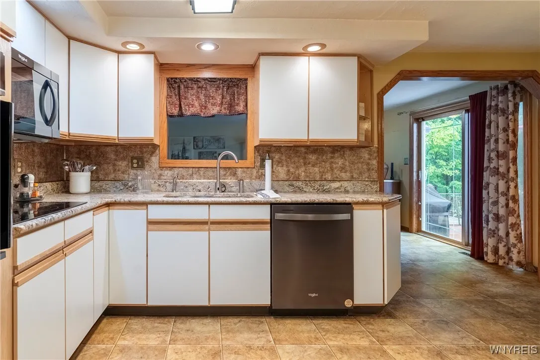 55 Twilight Lane, Amherst, New York 14051, Amherst, New York 14051, 4 Bedrooms Bedrooms, 9 Rooms Rooms,2 BathroomsBathrooms,Residential,For Sale,55 Twilight Lane, Amherst, New York 14051,B1619039