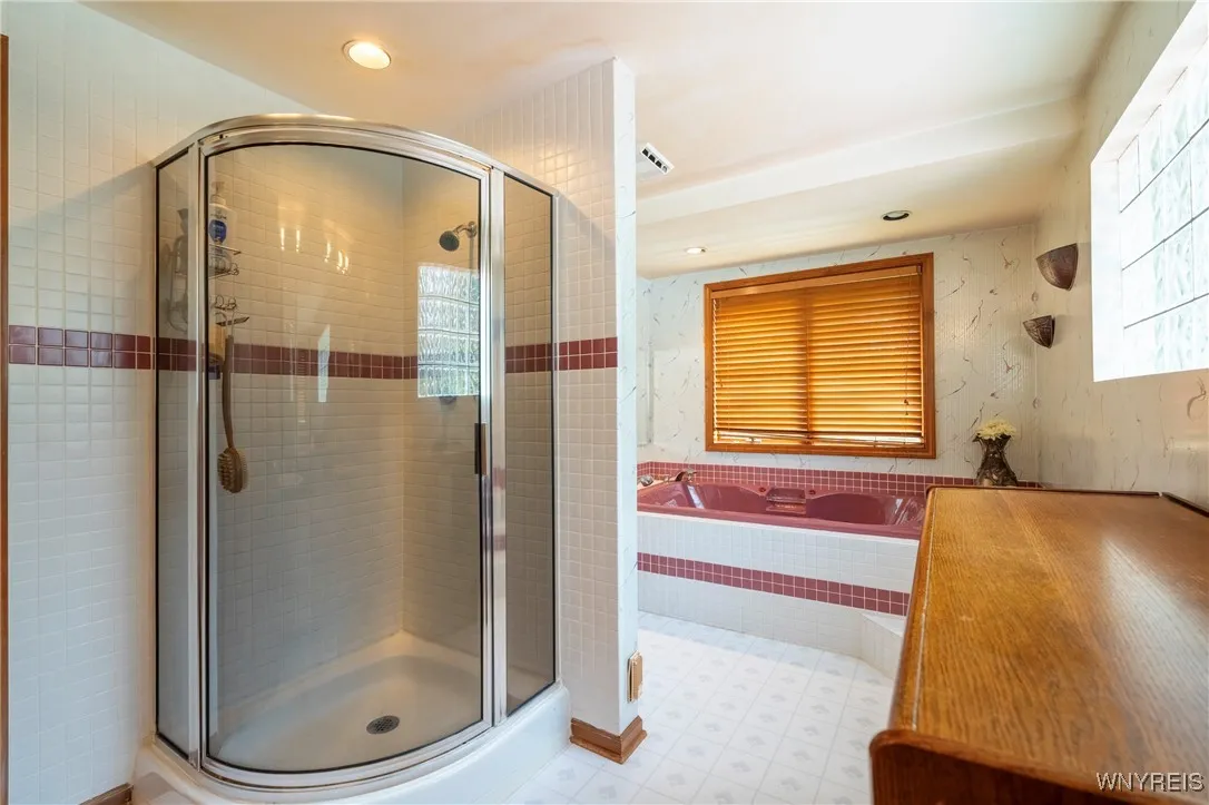 55 Twilight Lane, Amherst, New York 14051, Amherst, New York 14051, 4 Bedrooms Bedrooms, 9 Rooms Rooms,2 BathroomsBathrooms,Residential,For Sale,55 Twilight Lane, Amherst, New York 14051,B1619039