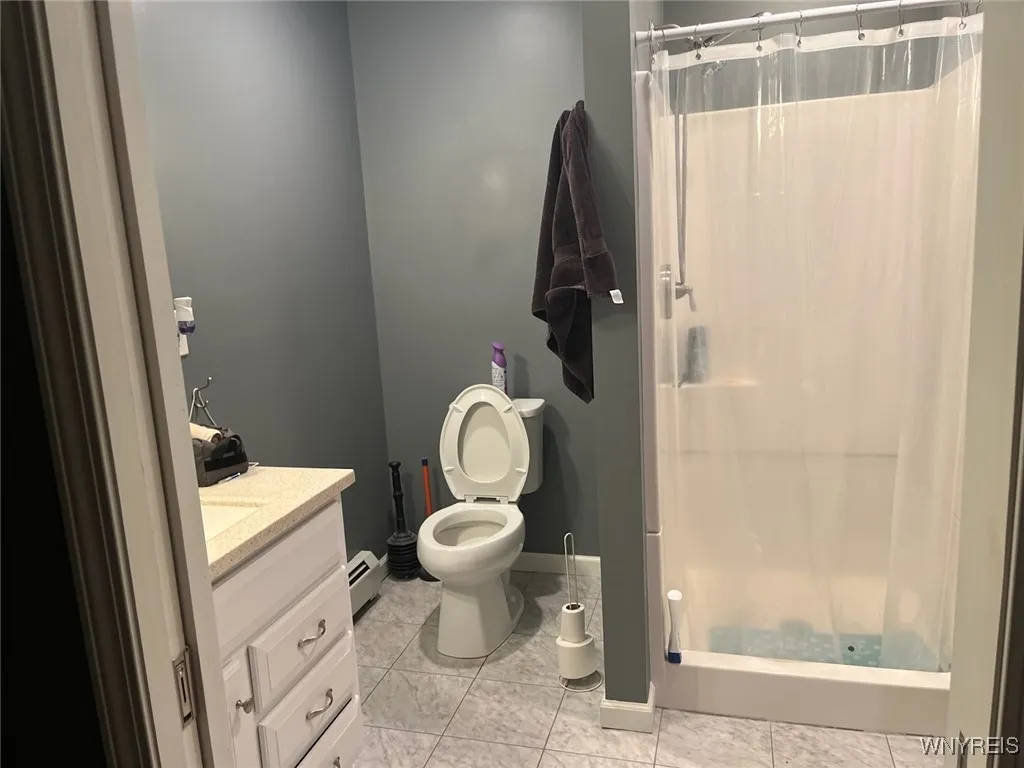 6526 Nash Road, Wheatfield, New York 14120, Wheatfield, New York 14120, 6 Bedrooms Bedrooms, 7 Rooms Rooms,3 BathroomsBathrooms,Residential,For Sale,6526 Nash Road, Wheatfield, New York 14120,B1619053