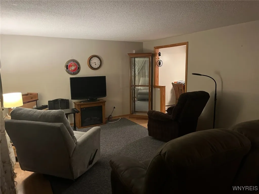 6526 Nash Road, Wheatfield, New York 14120, Wheatfield, New York 14120, 6 Bedrooms Bedrooms, 7 Rooms Rooms,3 BathroomsBathrooms,Residential,For Sale,6526 Nash Road, Wheatfield, New York 14120,B1619053