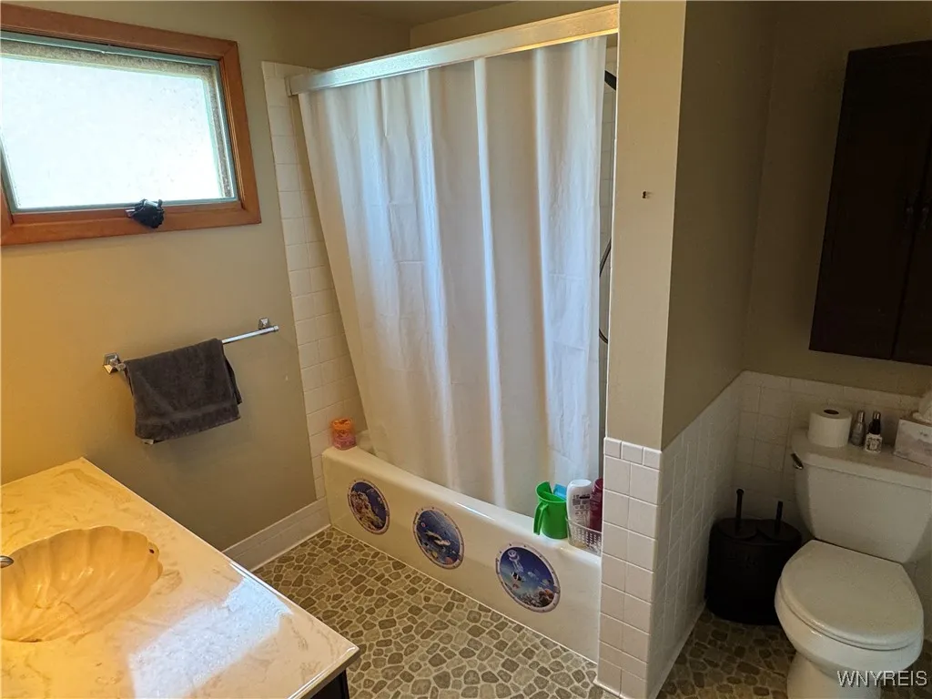293 Lamont Drive, Amherst, New York 14226, Amherst, New York 14226, 2 Bedrooms Bedrooms, 7 Rooms Rooms,1 BathroomBathrooms,Residential,For Sale,293 Lamont Drive, Amherst, New York 14226,B1618866