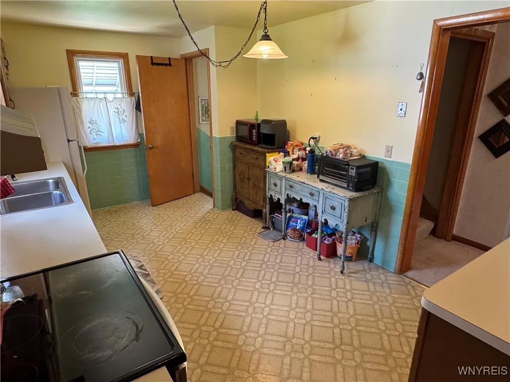 293 Lamont Drive, Amherst, New York 14226, Amherst, New York 14226, 2 Bedrooms Bedrooms, 7 Rooms Rooms,1 BathroomBathrooms,Residential,For Sale,293 Lamont Drive, Amherst, New York 14226,B1618866