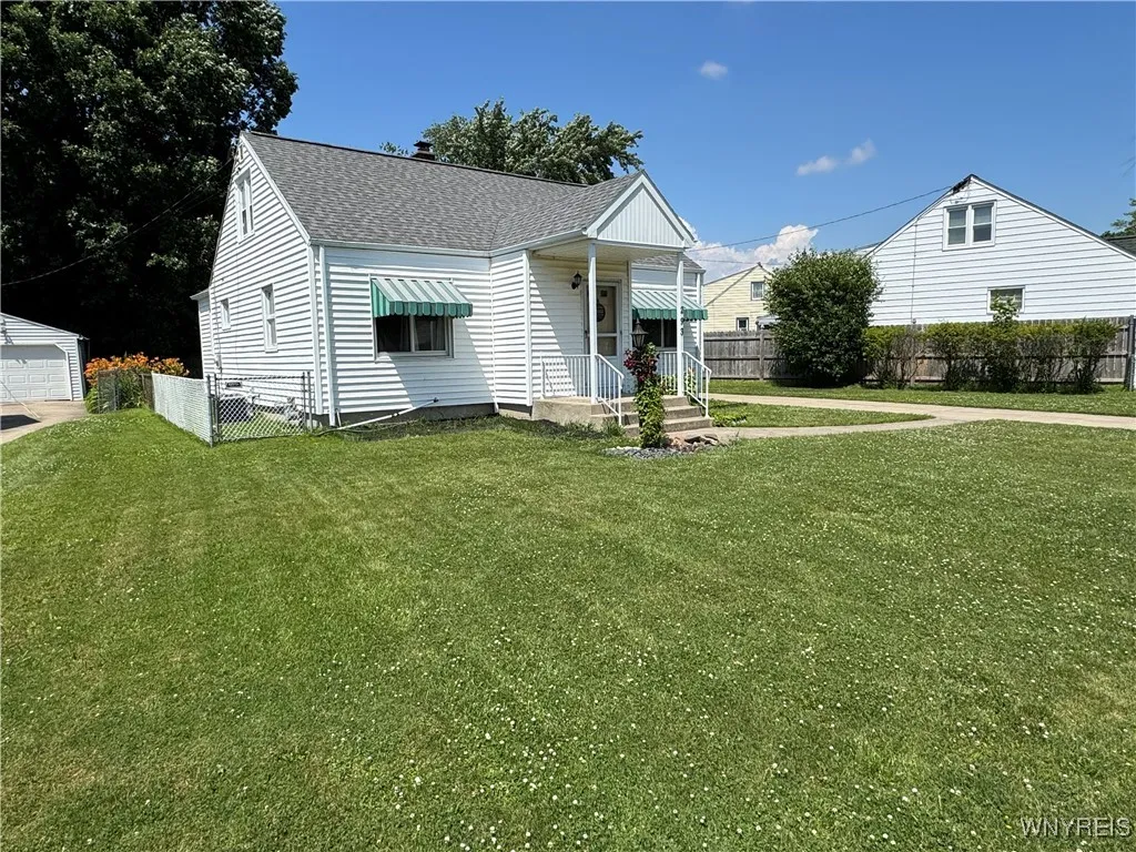 293 Lamont Drive, Amherst, New York 14226, Amherst, New York 14226, 2 Bedrooms Bedrooms, 7 Rooms Rooms,1 BathroomBathrooms,Residential,For Sale,293 Lamont Drive, Amherst, New York 14226,B1618866