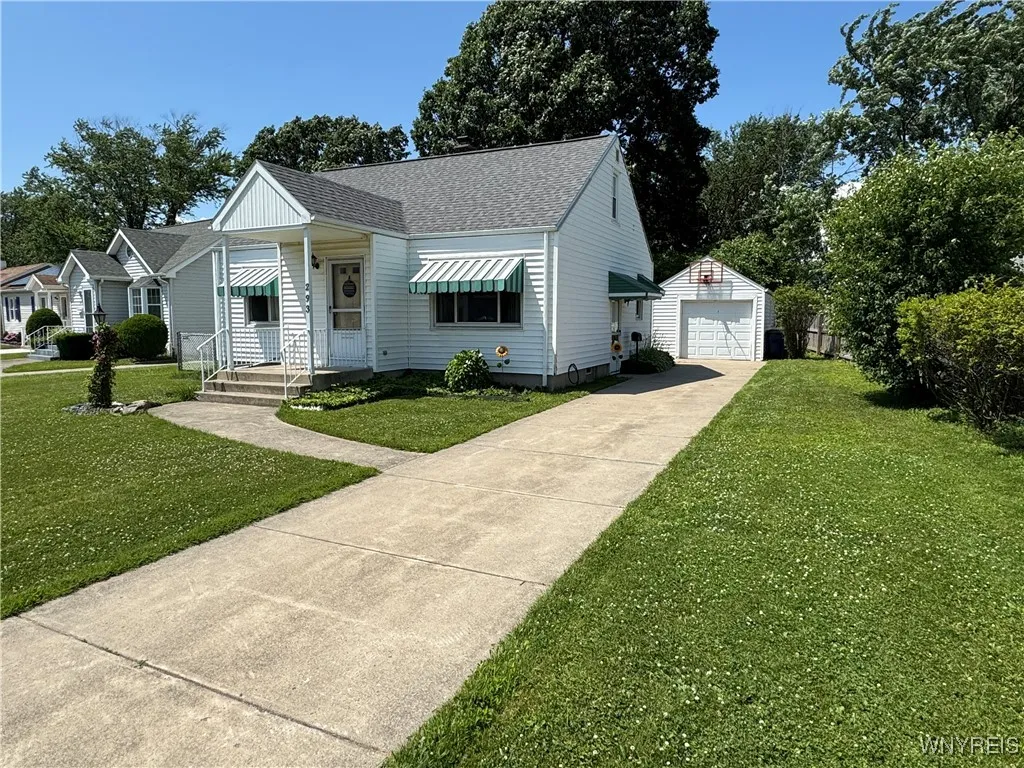 293 Lamont Drive, Amherst, New York 14226, Amherst, New York 14226, 2 Bedrooms Bedrooms, 7 Rooms Rooms,1 BathroomBathrooms,Residential,For Sale,293 Lamont Drive, Amherst, New York 14226,B1618866