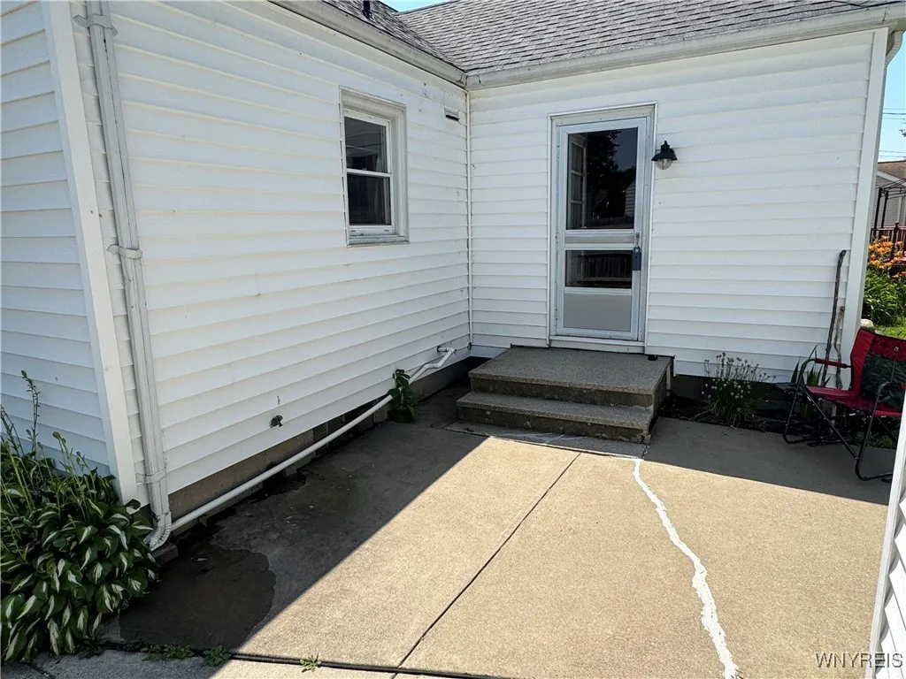 293 Lamont Drive, Amherst, New York 14226, Amherst, New York 14226, 2 Bedrooms Bedrooms, 7 Rooms Rooms,1 BathroomBathrooms,Residential,For Sale,293 Lamont Drive, Amherst, New York 14226,B1618866