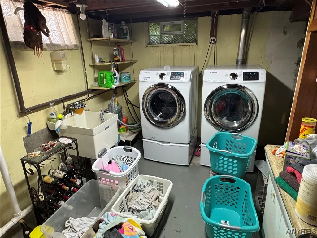 293 Lamont Drive, Amherst, New York 14226, Amherst, New York 14226, 2 Bedrooms Bedrooms, 7 Rooms Rooms,1 BathroomBathrooms,Residential,For Sale,293 Lamont Drive, Amherst, New York 14226,B1618866
