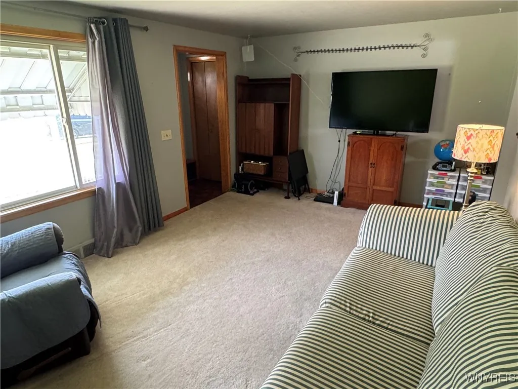 293 Lamont Drive, Amherst, New York 14226, Amherst, New York 14226, 2 Bedrooms Bedrooms, 7 Rooms Rooms,1 BathroomBathrooms,Residential,For Sale,293 Lamont Drive, Amherst, New York 14226,B1618866