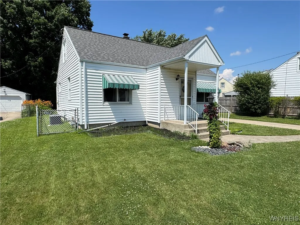 293 Lamont Drive, Amherst, New York 14226, Amherst, New York 14226, 2 Bedrooms Bedrooms, 7 Rooms Rooms,1 BathroomBathrooms,Residential,For Sale,293 Lamont Drive, Amherst, New York 14226,B1618866