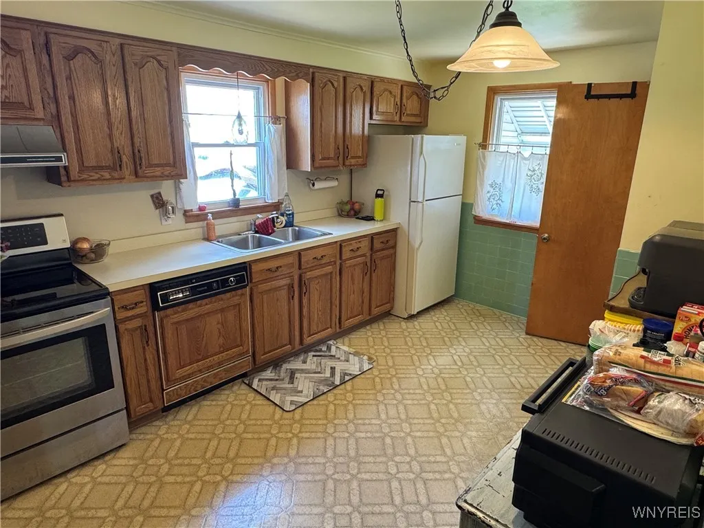 293 Lamont Drive, Amherst, New York 14226, Amherst, New York 14226, 2 Bedrooms Bedrooms, 7 Rooms Rooms,1 BathroomBathrooms,Residential,For Sale,293 Lamont Drive, Amherst, New York 14226,B1618866