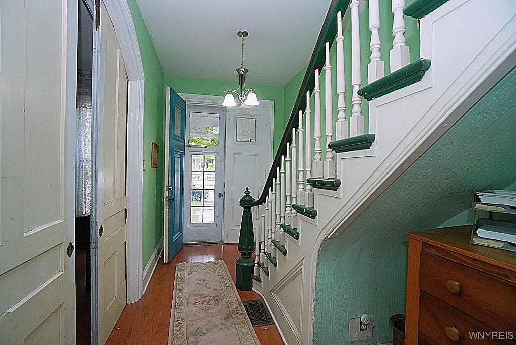 57 Christiana Street, North Tonawanda, New York 14, North Tonawanda, New York 14120, 5 Bedrooms Bedrooms, 14 Rooms Rooms,3 BathroomsBathrooms,Residential,Closed,57 Christiana Street, North Tonawanda, New York 14,0,B1619066