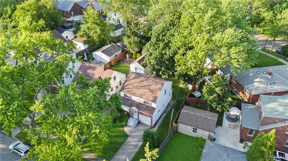 Very private yard and quiet