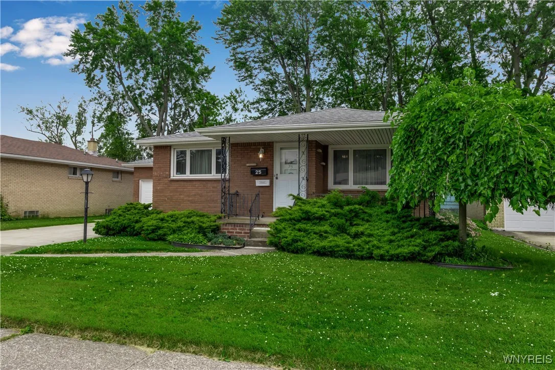 25 Andres Place, Cheektowaga, New York 14225, Cheektowaga, New York 14225, 3 Bedrooms Bedrooms, 6 Rooms Rooms,1 BathroomBathrooms,Residential,Closed,25 Andres Place, Cheektowaga, New York 14225,0,B1619074