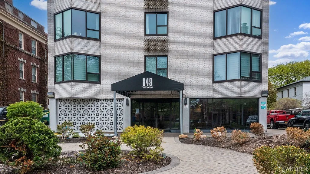 849 Delaware Avenue 305, Buffalo, New York 14209, Buffalo, New York 14209, 1 Bedroom Bedrooms, 3 Rooms Rooms,1 BathroomBathrooms,Residential Lease,For Rent,849 Delaware Avenue 305, Buffalo, New York 14209,B1618613