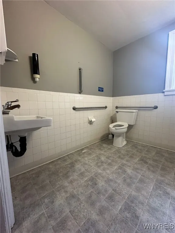 3911 Main Street, Amherst, New York 14226, Amherst, New York 14226, ,Commercial Sale,For Sale,3911 Main Street, Amherst, New York 14226,B1619025