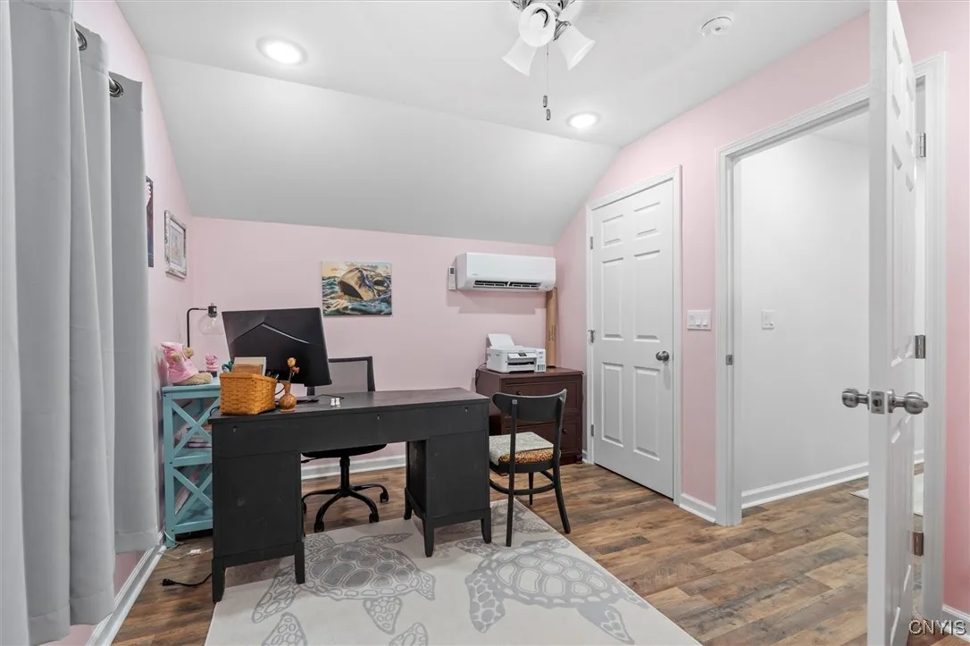 Upper bedroom option.