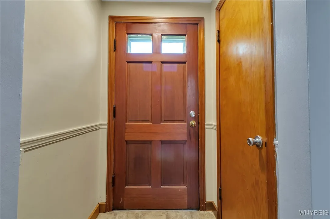 61 Chateau East, Amherst, New York 14226, Amherst, New York 14226, 3 Bedrooms Bedrooms, 6 Rooms Rooms,1 BathroomBathrooms,Residential,For Sale,61 Chateau East, Amherst, New York 14226,B1618801