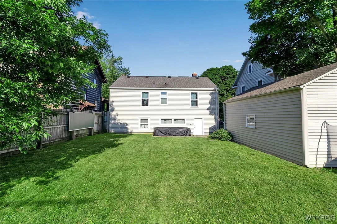 61 Chateau East, Amherst, New York 14226, Amherst, New York 14226, 3 Bedrooms Bedrooms, 6 Rooms Rooms,1 BathroomBathrooms,Residential,For Sale,61 Chateau East, Amherst, New York 14226,B1618801