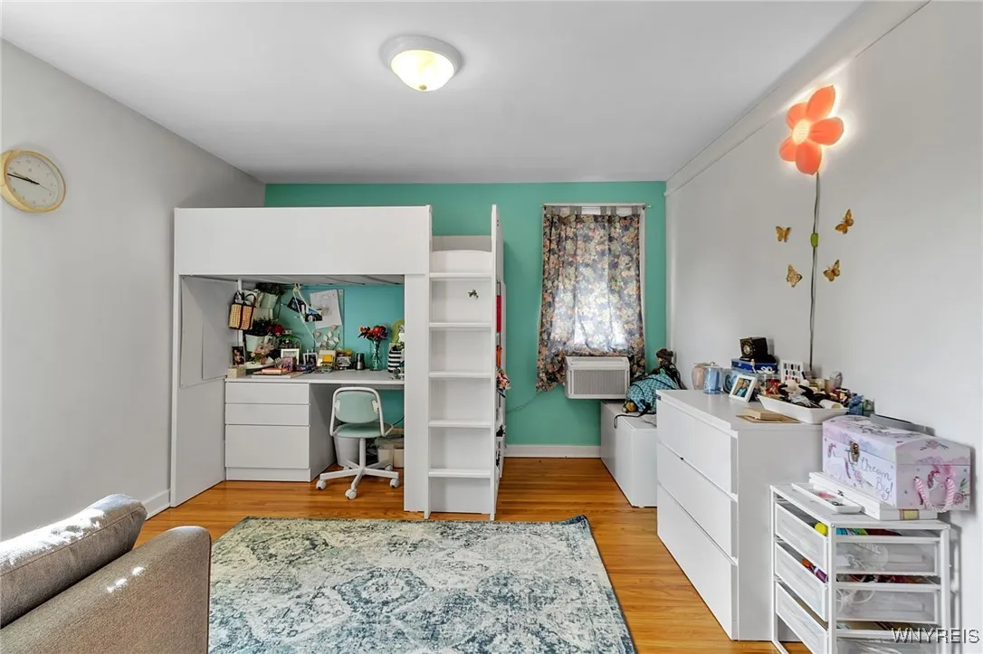 61 Chateau East, Amherst, New York 14226, Amherst, New York 14226, 3 Bedrooms Bedrooms, 6 Rooms Rooms,1 BathroomBathrooms,Residential,For Sale,61 Chateau East, Amherst, New York 14226,B1618801