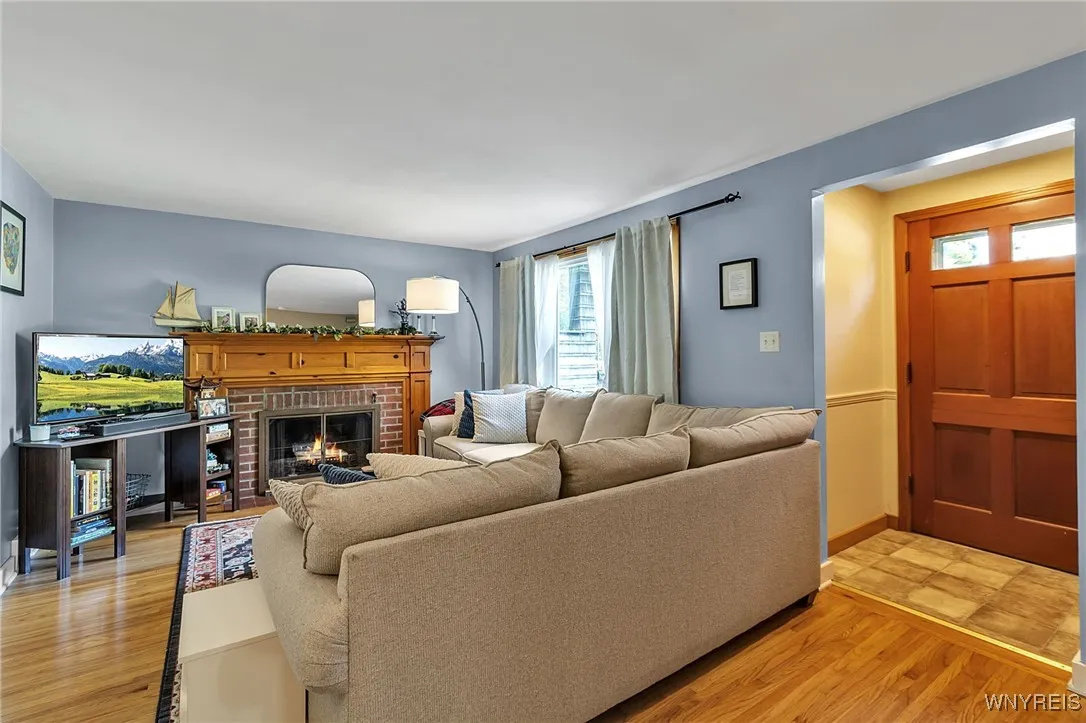 61 Chateau East, Amherst, New York 14226, Amherst, New York 14226, 3 Bedrooms Bedrooms, 6 Rooms Rooms,1 BathroomBathrooms,Residential,For Sale,61 Chateau East, Amherst, New York 14226,B1618801