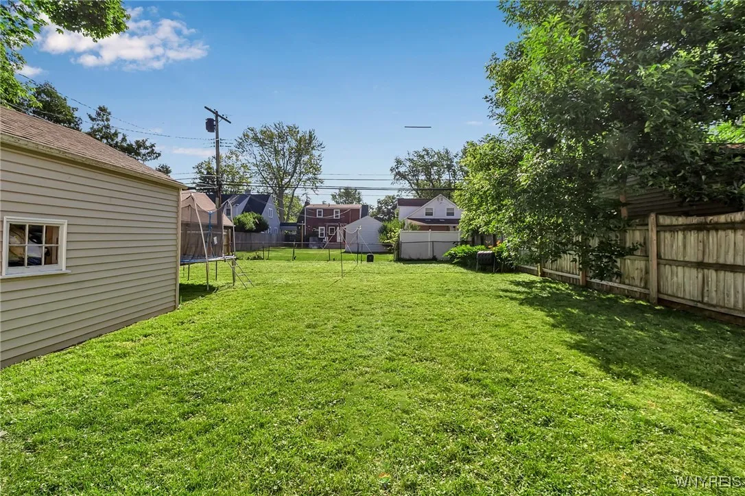 61 Chateau East, Amherst, New York 14226, Amherst, New York 14226, 3 Bedrooms Bedrooms, 6 Rooms Rooms,1 BathroomBathrooms,Residential,For Sale,61 Chateau East, Amherst, New York 14226,B1618801