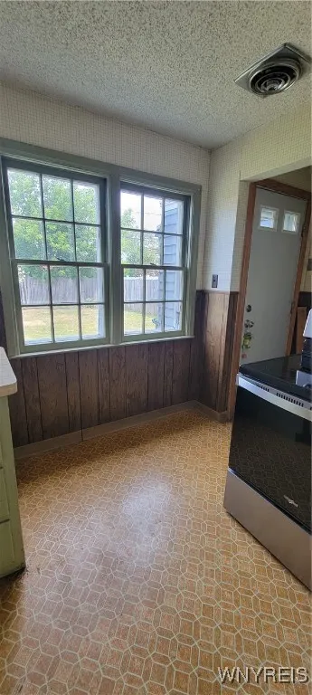 242 Northwood Drive, Tonawanda, New York 14223, Tonawanda, New York 14223, 2 Bedrooms Bedrooms, 5 Rooms Rooms,1 BathroomBathrooms,Residential,For Sale,242 Northwood Drive, Tonawanda, New York 14223,B1618021