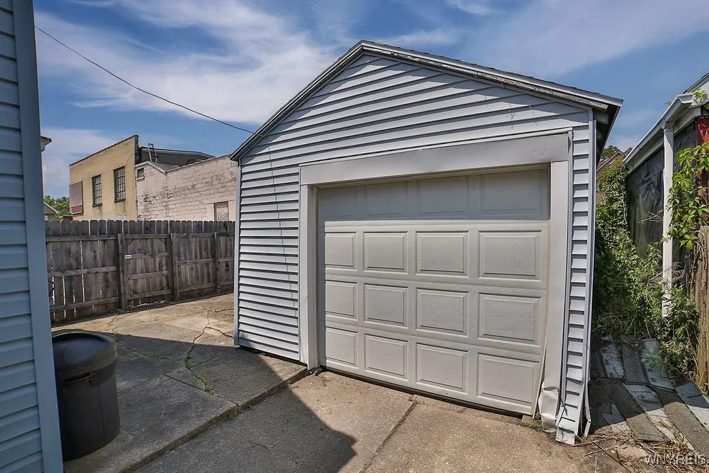 16 Regent Street, Buffalo, New York 14206, Buffalo, New York 14206, 3 Bedrooms Bedrooms, 8 Rooms Rooms,1 BathroomBathrooms,Residential,Closed,16 Regent Street, Buffalo, New York 14206,0,B1619290