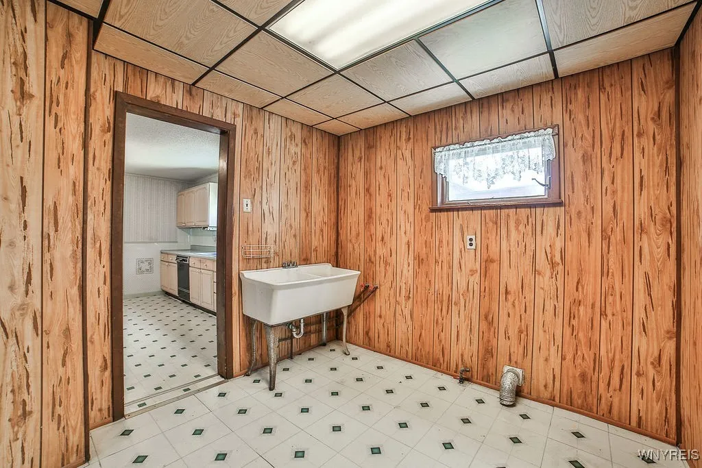 16 Regent Street, Buffalo, New York 14206, Buffalo, New York 14206, 3 Bedrooms Bedrooms, 8 Rooms Rooms,1 BathroomBathrooms,Residential,Closed,16 Regent Street, Buffalo, New York 14206,0,B1619290