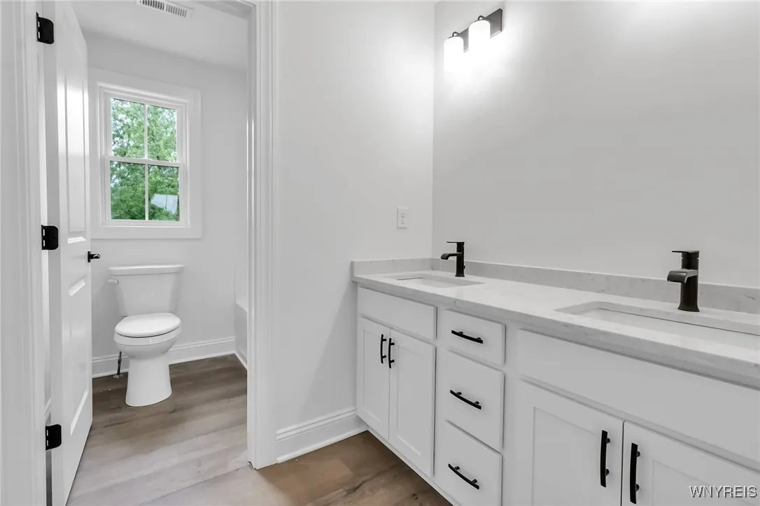 20 Knoche Way, Orchard Park, New York 14127, Orchard Park, New York 14127, 4 Bedrooms Bedrooms, 4 Rooms Rooms,2 BathroomsBathrooms,Residential,For Sale,20 Knoche Way, Orchard Park, New York 14127,B1619166