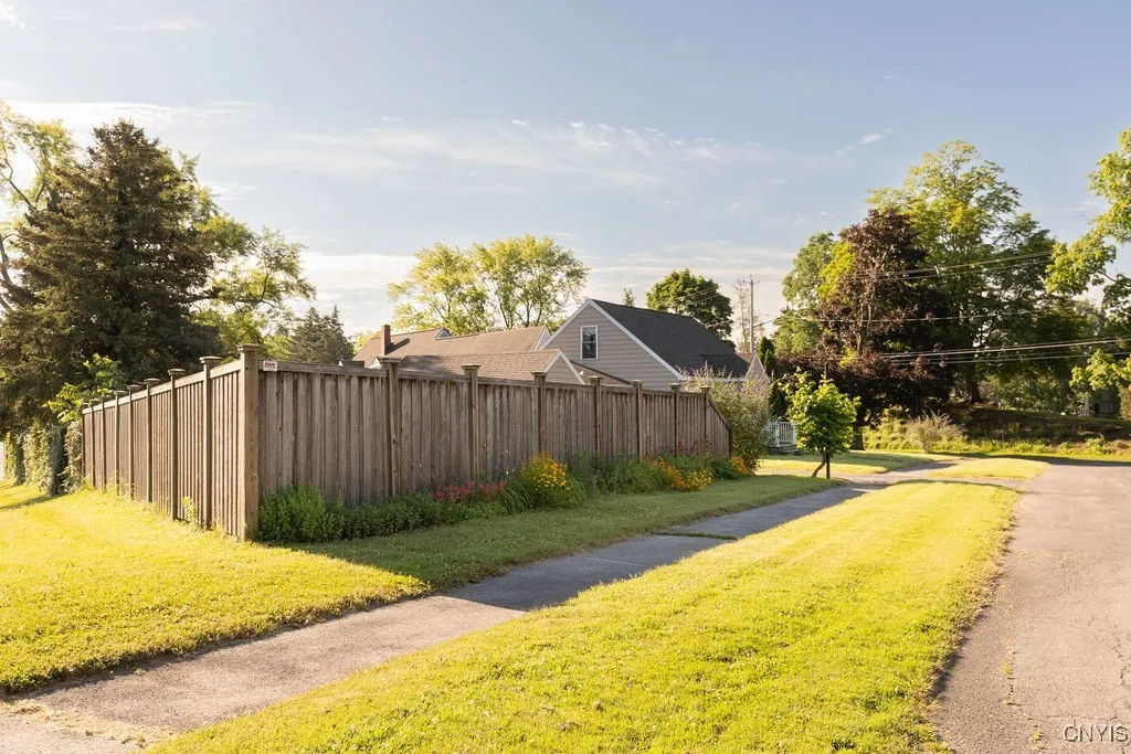 218 6th Street, Salina, New York 13088, Salina, New York 13088, 3 Bedrooms Bedrooms, 7 Rooms Rooms,2 BathroomsBathrooms,Residential,Closed,218 6th Street, Salina, New York 13088,0,S1618359
