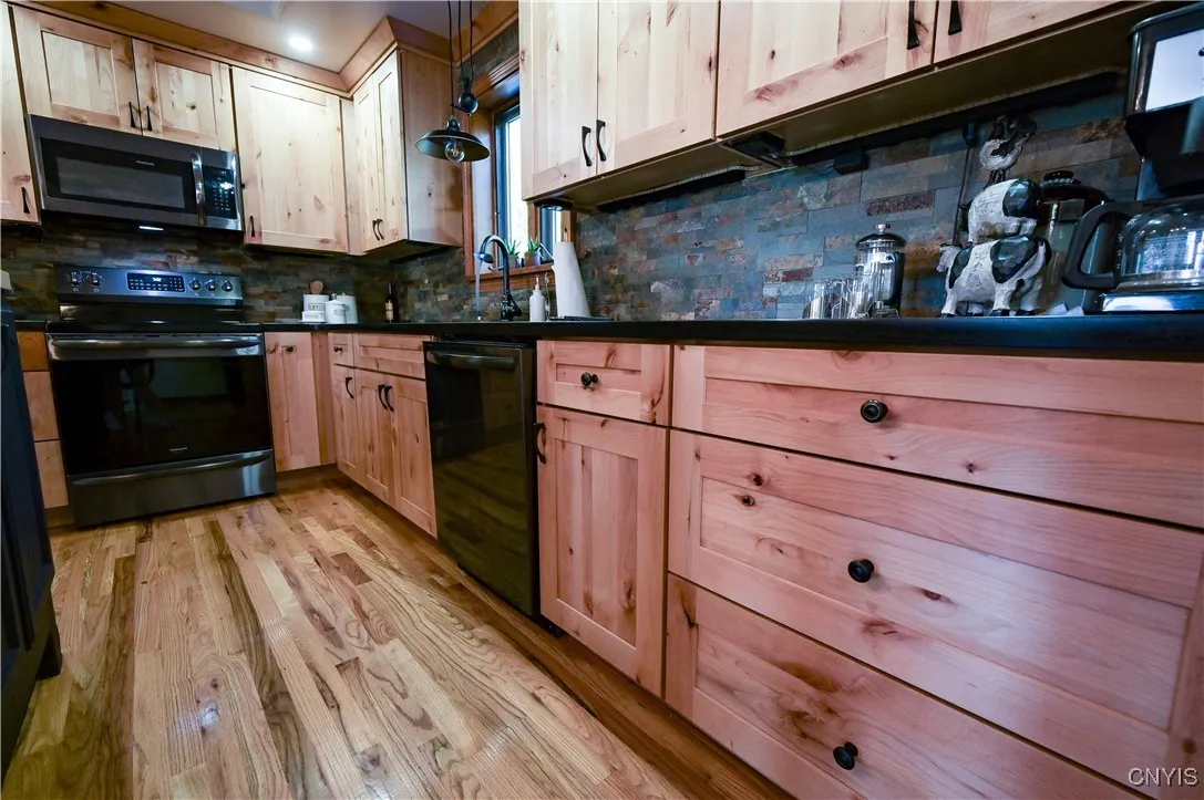 9260 Latus Road, Paris, New York 13318, Paris, New York 13318, 3 Bedrooms Bedrooms, 8 Rooms Rooms,2 BathroomsBathrooms,Residential,For Sale,9260 Latus Road, Paris, New York 13318,S1619324