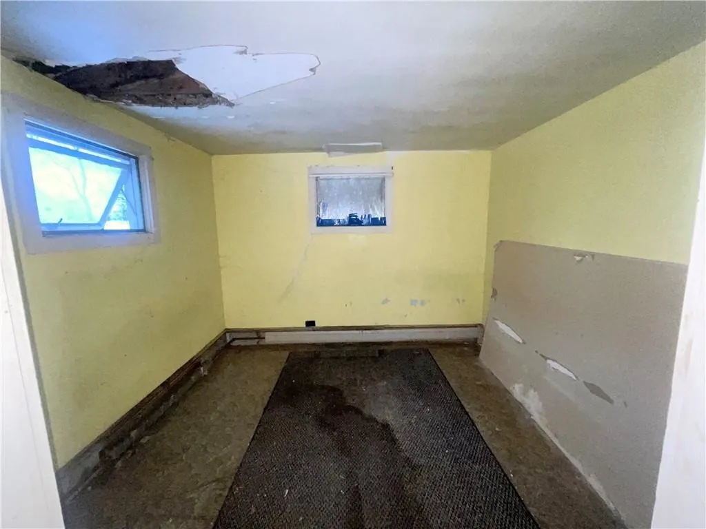 31 Boston Avenue, Seneca Falls, New York 13148, Seneca Falls, New York 13148, 3 Bedrooms Bedrooms, 6 Rooms Rooms,1 BathroomBathrooms,Residential,For Sale,31 Boston Avenue, Seneca Falls, New York 13148,R1618995