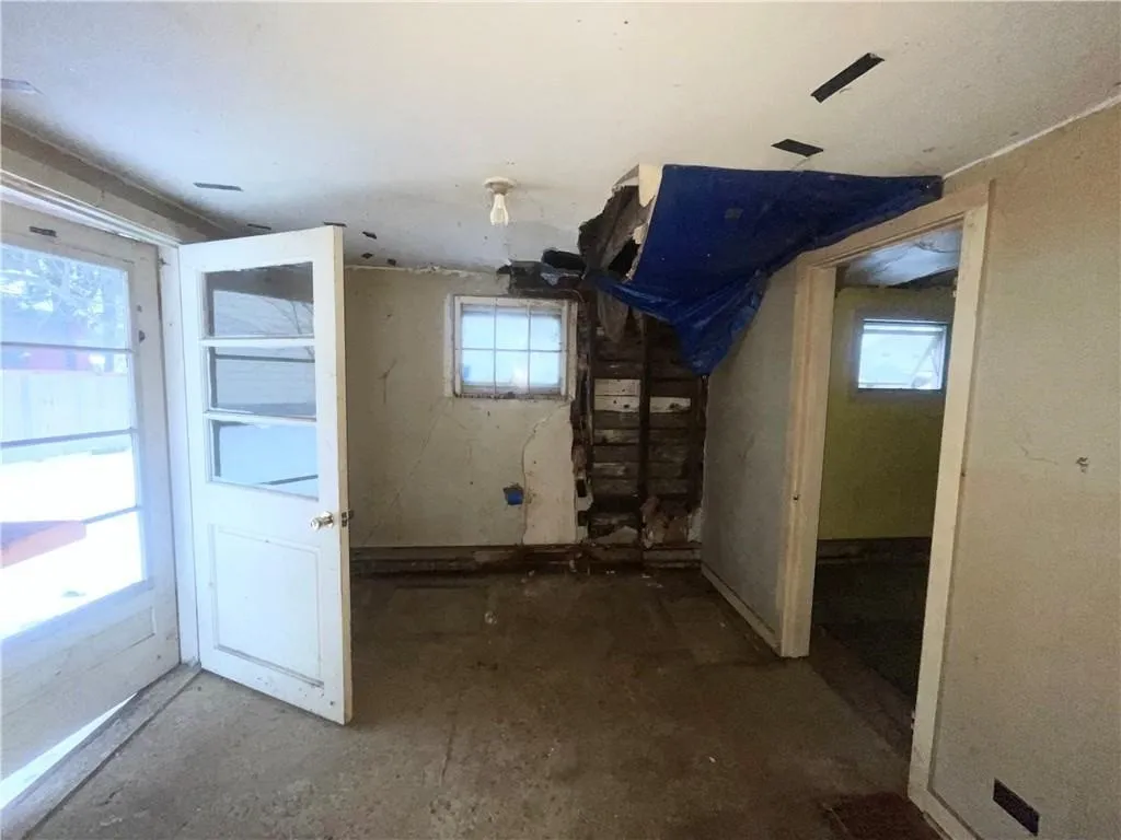 31 Boston Avenue, Seneca Falls, New York 13148, Seneca Falls, New York 13148, 3 Bedrooms Bedrooms, 6 Rooms Rooms,1 BathroomBathrooms,Residential,For Sale,31 Boston Avenue, Seneca Falls, New York 13148,R1618995