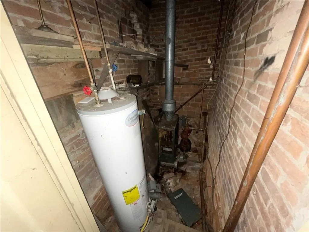 31 Boston Avenue, Seneca Falls, New York 13148, Seneca Falls, New York 13148, 3 Bedrooms Bedrooms, 6 Rooms Rooms,1 BathroomBathrooms,Residential,For Sale,31 Boston Avenue, Seneca Falls, New York 13148,R1618995