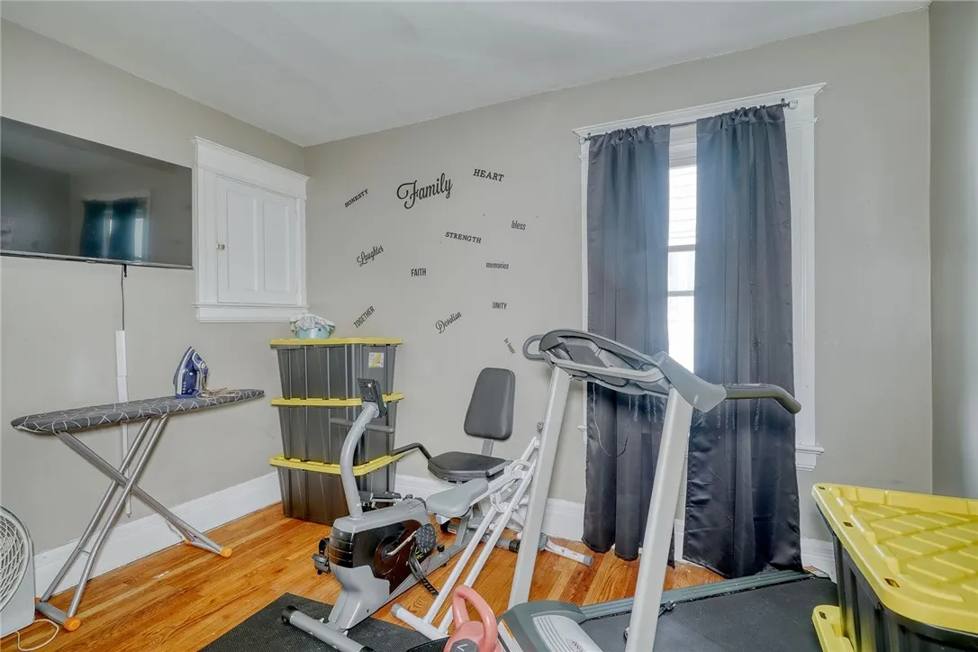 233 Albemarle Street, Rochester, New York 14613, Rochester, New York 14613, 4 Bedrooms Bedrooms, 7 Rooms Rooms,1 BathroomBathrooms,Residential,Closed,233 Albemarle Street, Rochester, New York 14613,0,R1616902