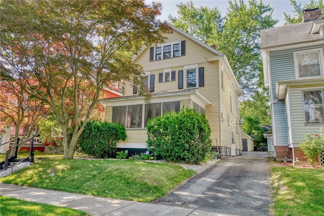 233 Albemarle Street, Rochester, New York 14613, Rochester, New York 14613, 4 Bedrooms Bedrooms, 7 Rooms Rooms,1 BathroomBathrooms,Residential,Closed,233 Albemarle Street, Rochester, New York 14613,0,R1616902
