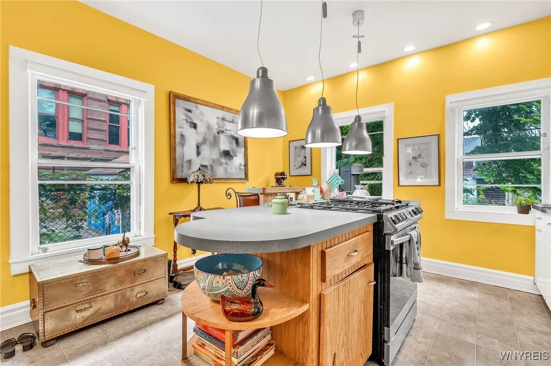 388 Lafayette Ave, Buffalo, New York 14213, Buffalo, New York 14213, 8 Bedrooms Bedrooms, ,2 BathroomsBathrooms,Residential,Closed,388 Lafayette Ave, Buffalo, New York 14213,0,B1619216