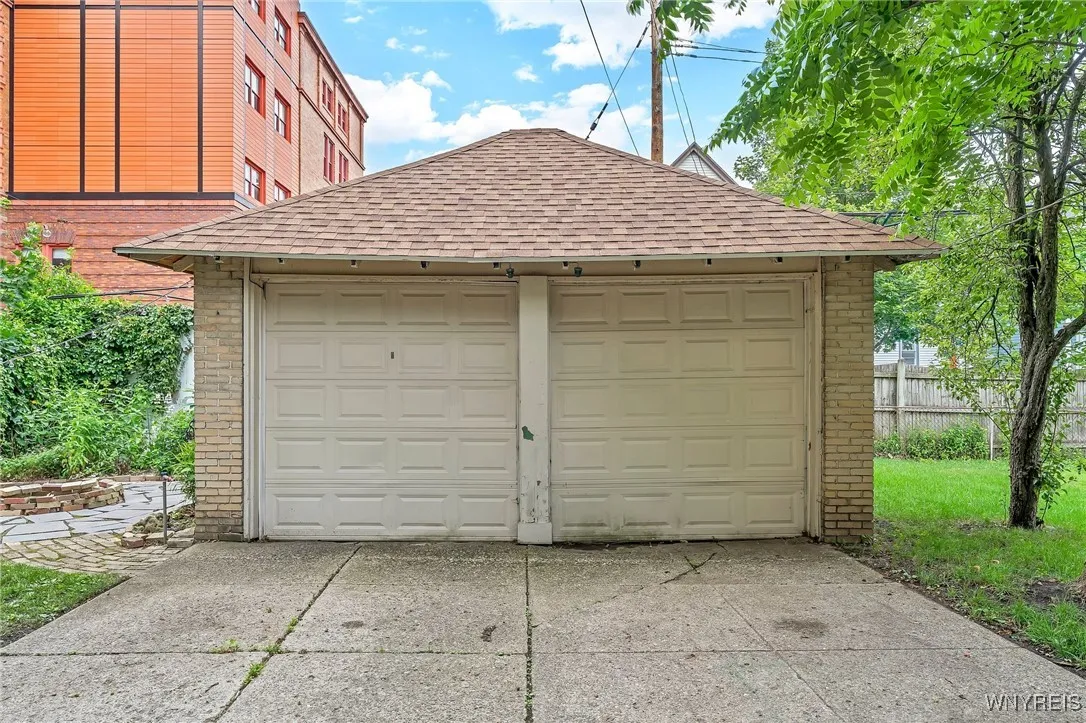 388 Lafayette Ave, Buffalo, New York 14213, Buffalo, New York 14213, 8 Bedrooms Bedrooms, ,2 BathroomsBathrooms,Residential,Closed,388 Lafayette Ave, Buffalo, New York 14213,0,B1619216