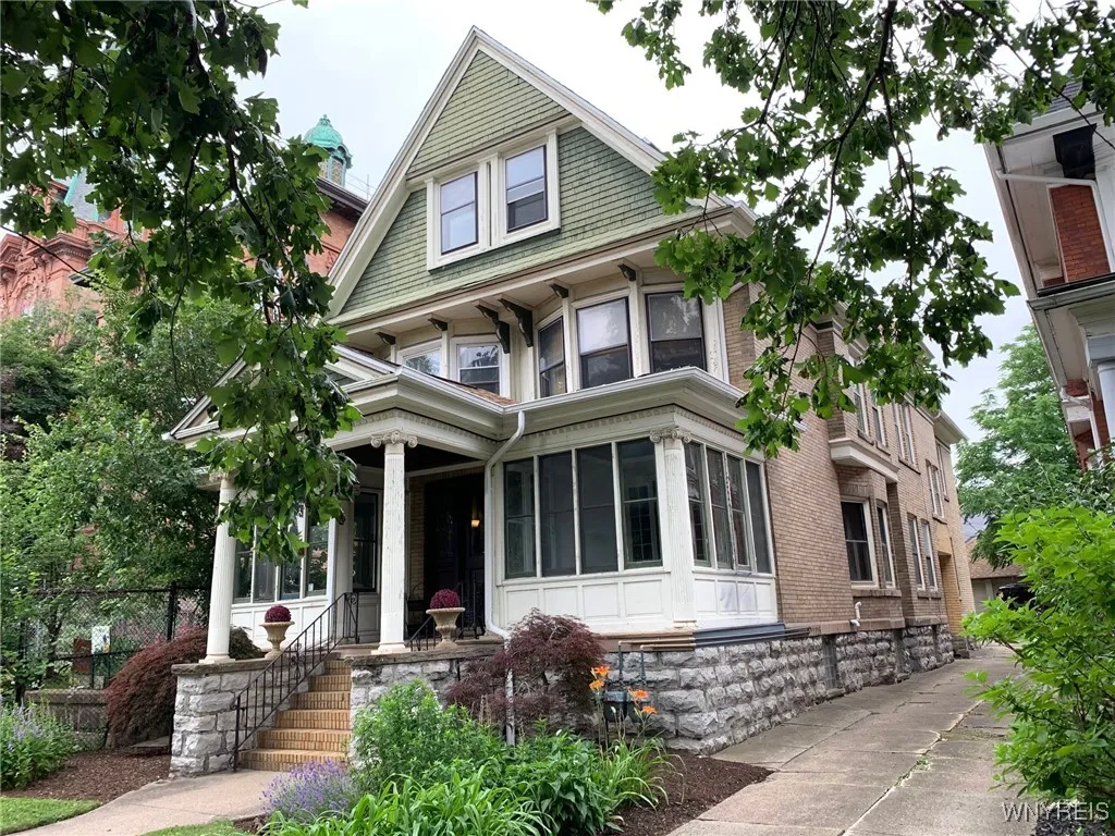 388 Lafayette Ave, Buffalo, New York 14213, Buffalo, New York 14213, 8 Bedrooms Bedrooms, ,2 BathroomsBathrooms,Residential,Closed,388 Lafayette Ave, Buffalo, New York 14213,0,B1619216