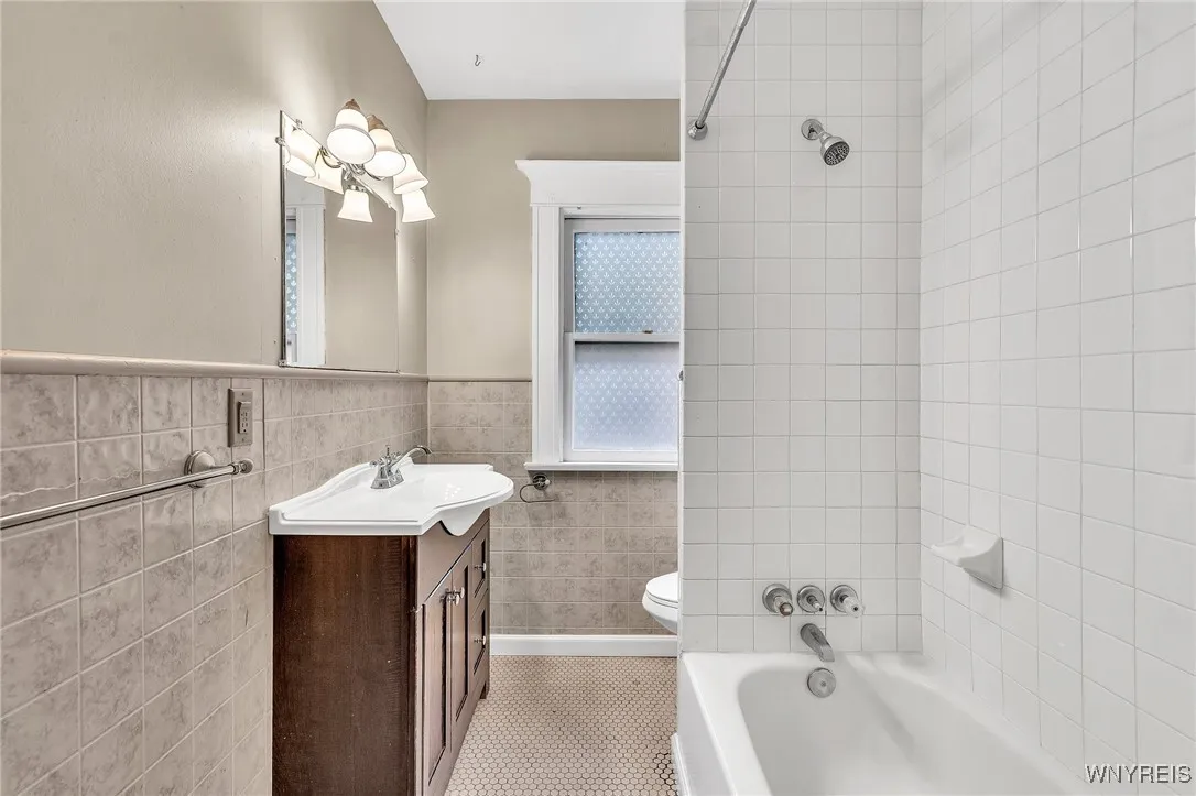 388 Lafayette Ave, Buffalo, New York 14213, Buffalo, New York 14213, 8 Bedrooms Bedrooms, ,2 BathroomsBathrooms,Residential,Closed,388 Lafayette Ave, Buffalo, New York 14213,0,B1619216