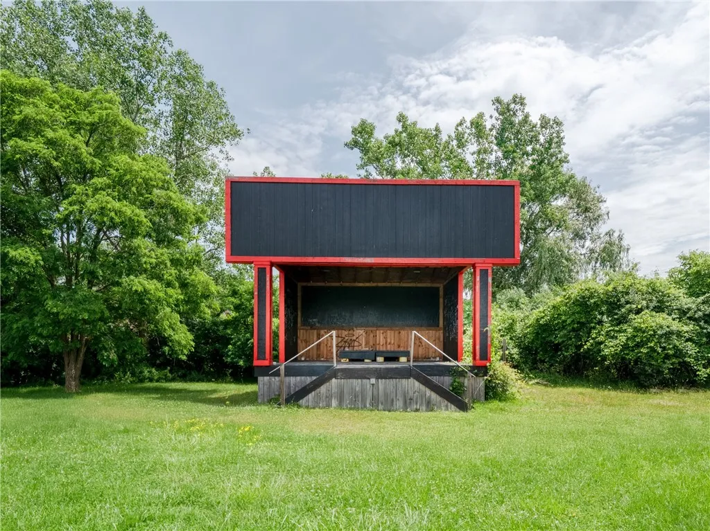 250 Pixley Road, Gates, New York 14624, Gates, New York 14624, ,Commercial Sale,For Sale,250 Pixley Road, Gates, New York 14624,R1619141