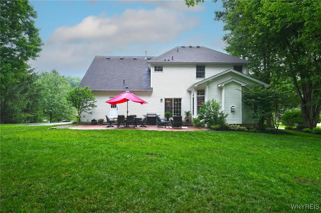 15 Soldier Wood Circle, Orchard Park, New York 141, Orchard Park, New York 14127, 4 Bedrooms Bedrooms, 9 Rooms Rooms,2 BathroomsBathrooms,Residential,Closed,15 Soldier Wood Circle, Orchard Park, New York 141,B1619115