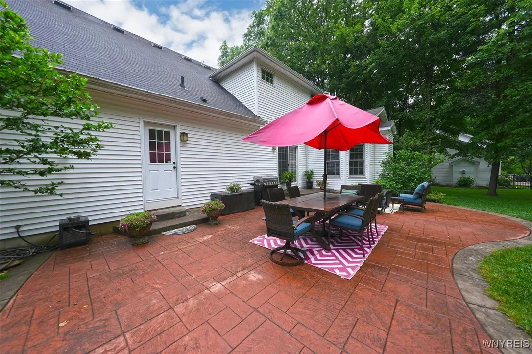15 Soldier Wood Circle, Orchard Park, New York 141, Orchard Park, New York 14127, 4 Bedrooms Bedrooms, 9 Rooms Rooms,2 BathroomsBathrooms,Residential,Closed,15 Soldier Wood Circle, Orchard Park, New York 141,B1619115