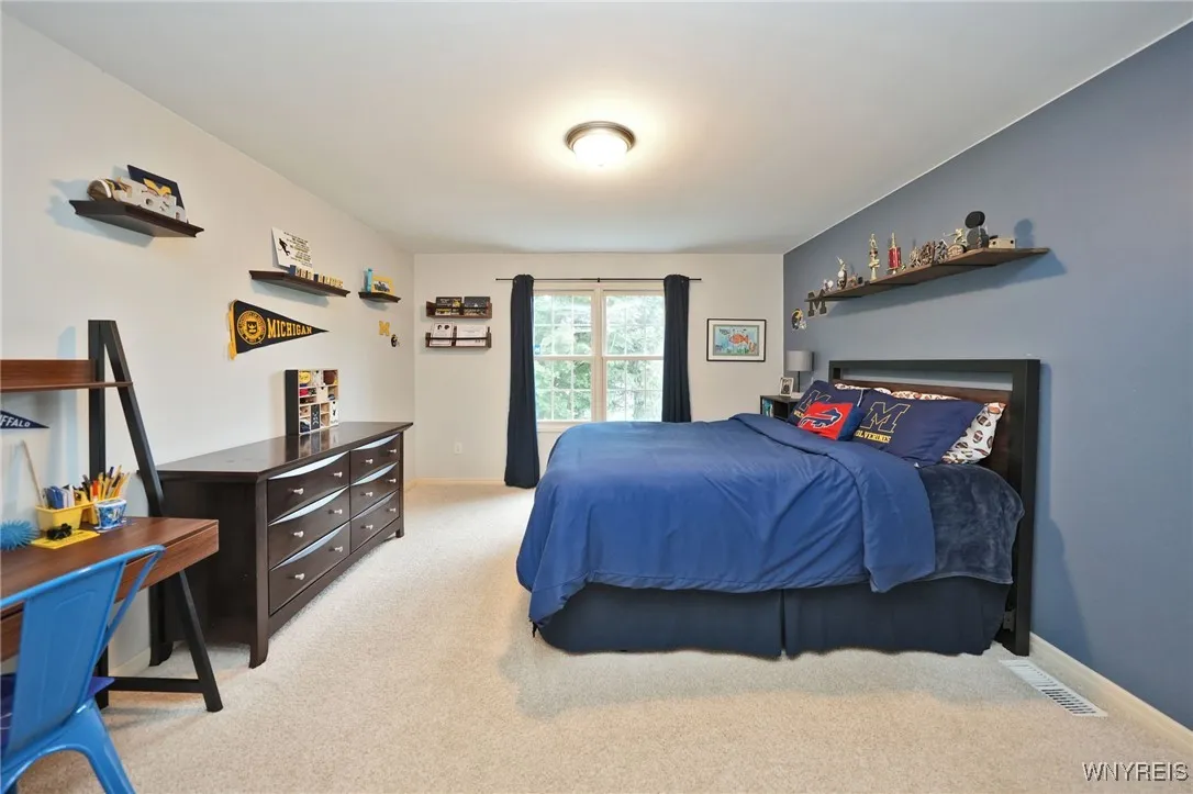 15 Soldier Wood Circle, Orchard Park, New York 141, Orchard Park, New York 14127, 4 Bedrooms Bedrooms, 9 Rooms Rooms,2 BathroomsBathrooms,Residential,Closed,15 Soldier Wood Circle, Orchard Park, New York 141,B1619115