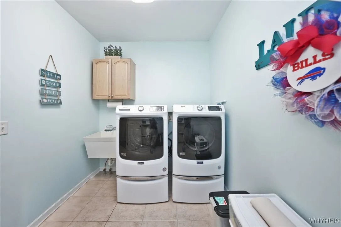 15 Soldier Wood Circle, Orchard Park, New York 141, Orchard Park, New York 14127, 4 Bedrooms Bedrooms, 9 Rooms Rooms,2 BathroomsBathrooms,Residential,Closed,15 Soldier Wood Circle, Orchard Park, New York 141,B1619115