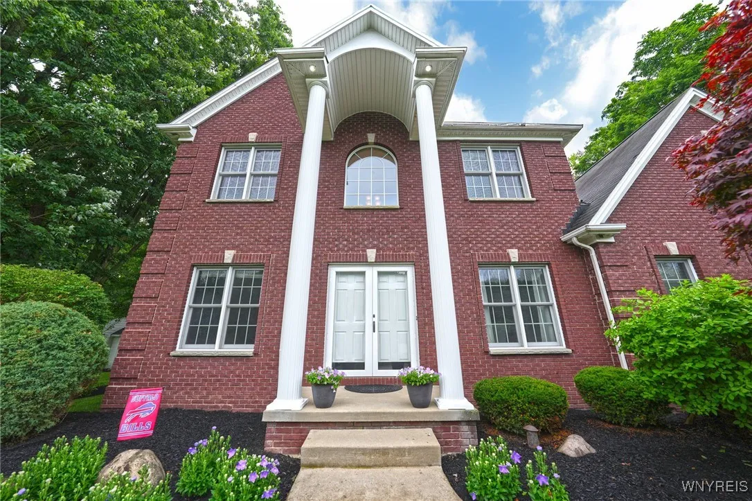 15 Soldier Wood Circle, Orchard Park, New York 141, Orchard Park, New York 14127, 4 Bedrooms Bedrooms, 9 Rooms Rooms,2 BathroomsBathrooms,Residential,Closed,15 Soldier Wood Circle, Orchard Park, New York 141,B1619115