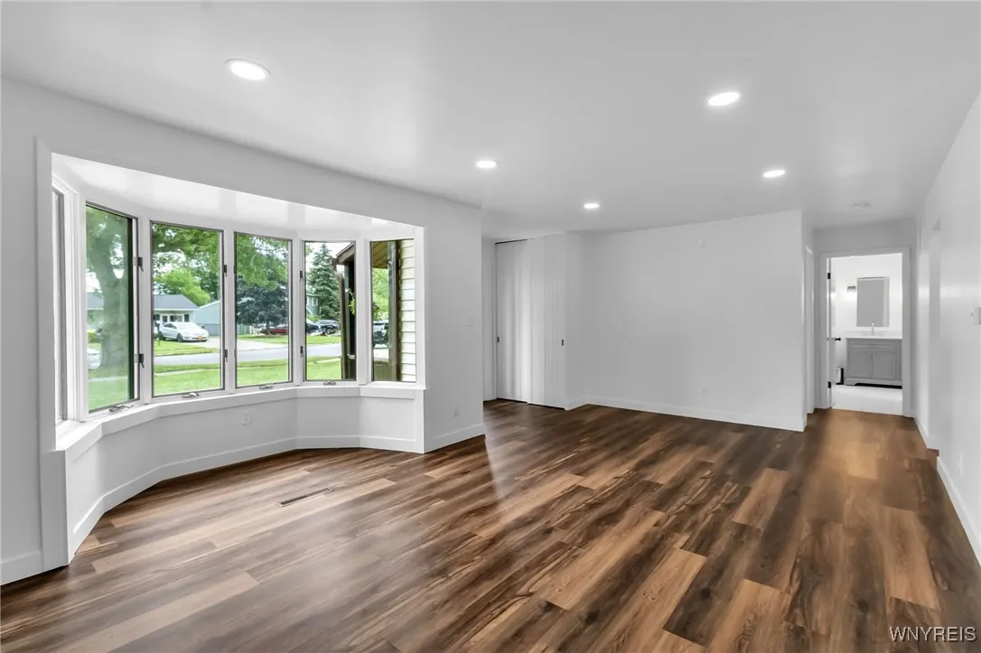 80 Alys Drive West, Cheektowaga, New York 14043, Cheektowaga, New York 14043, 4 Bedrooms Bedrooms, 10 Rooms Rooms,2 BathroomsBathrooms,Residential,Closed,80 Alys Drive West, Cheektowaga, New York 14043,0,B1619168