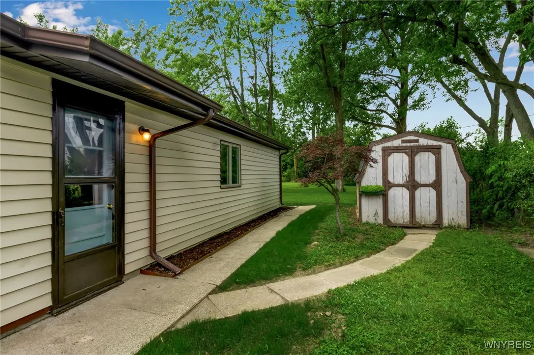 80 Alys Drive West, Cheektowaga, New York 14043, Cheektowaga, New York 14043, 4 Bedrooms Bedrooms, 10 Rooms Rooms,2 BathroomsBathrooms,Residential,Closed,80 Alys Drive West, Cheektowaga, New York 14043,0,B1619168