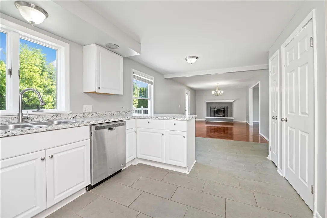 196 Buttonwood Drive, Greece, New York 14468, Greece, New York 14468, 3 Bedrooms Bedrooms, 7 Rooms Rooms,2 BathroomsBathrooms,Residential,For Sale,196 Buttonwood Drive, Greece, New York 14468,R1619294