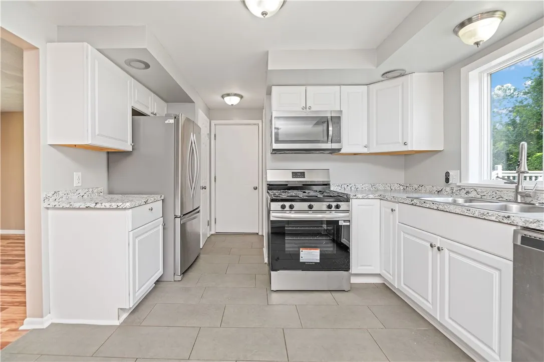 196 Buttonwood Drive, Greece, New York 14468, Greece, New York 14468, 3 Bedrooms Bedrooms, 7 Rooms Rooms,2 BathroomsBathrooms,Residential,For Sale,196 Buttonwood Drive, Greece, New York 14468,R1619294